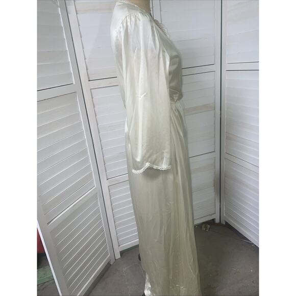 Vintage 2 Piece Vanity Fair Nightgown Peignoir Robe Set Nylon Cream Small - Picture 4 of 11